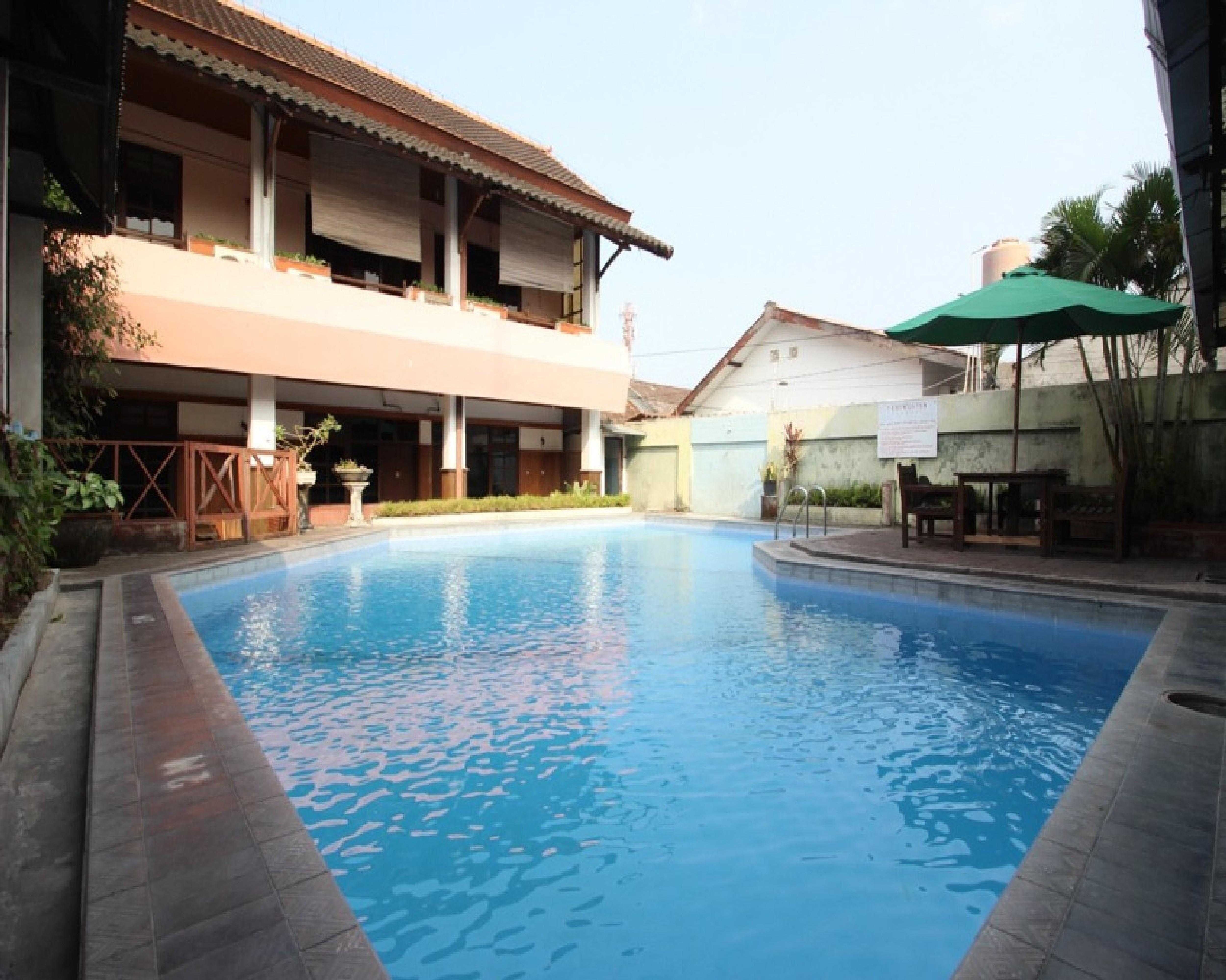 Reddoorz @ Mantrijeron 2 Hotel Yogyakarta Exterior photo