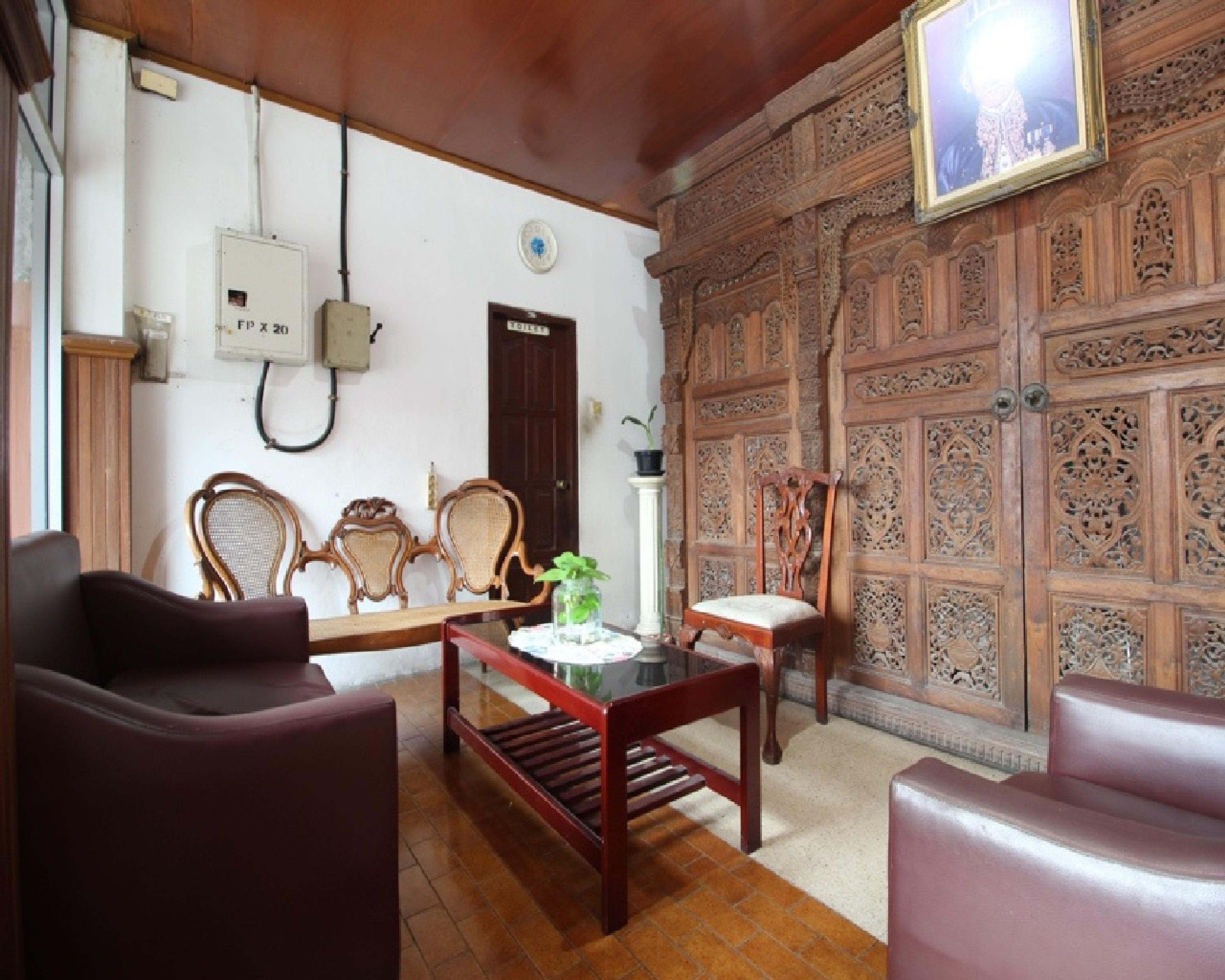 Reddoorz @ Mantrijeron 2 Hotel Yogyakarta Exterior photo
