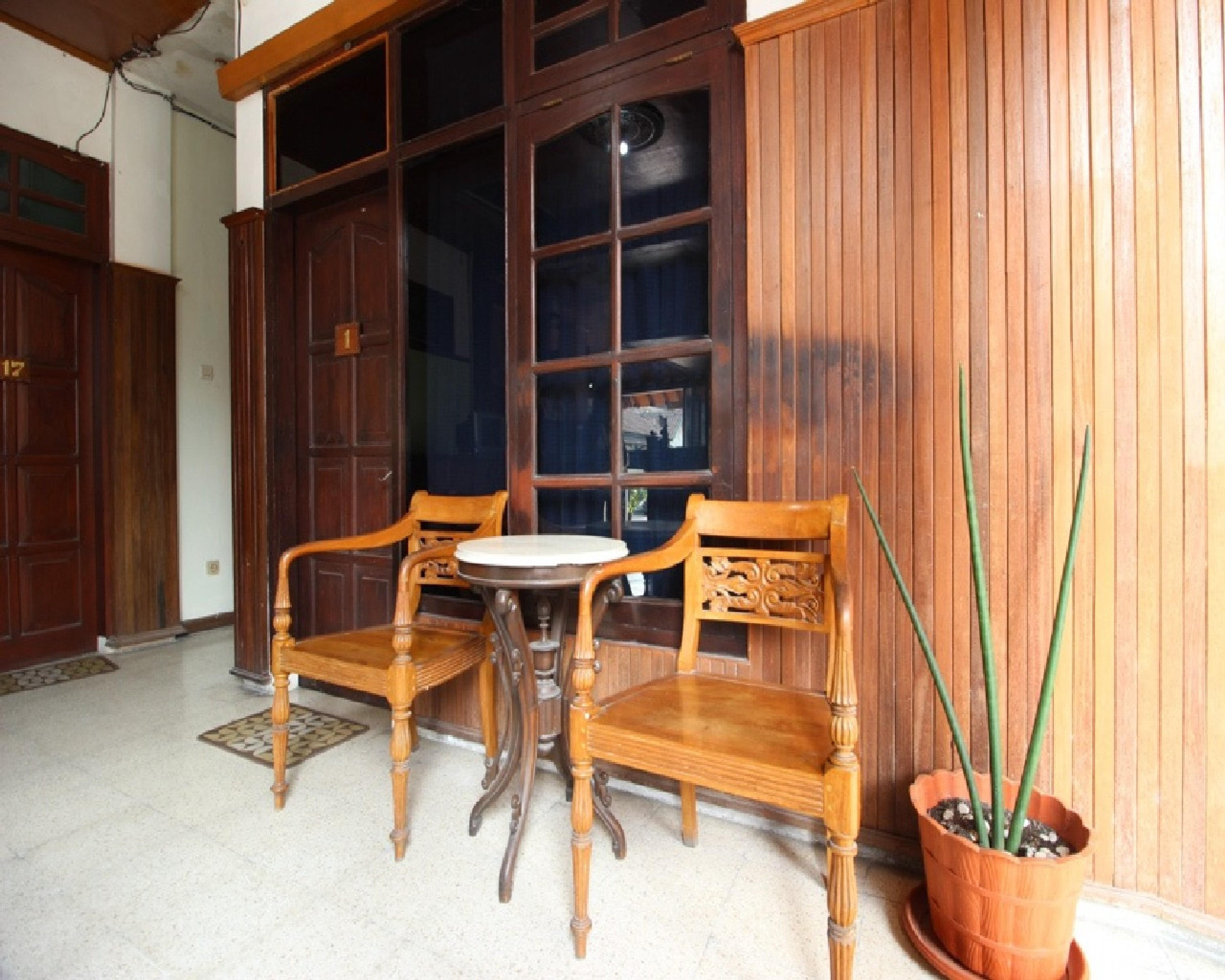 Reddoorz @ Mantrijeron 2 Hotel Yogyakarta Exterior photo