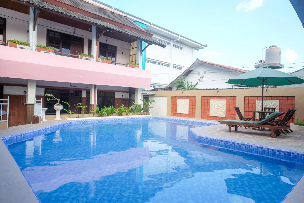 Reddoorz @ Mantrijeron 2 Hotel Yogyakarta Exterior photo