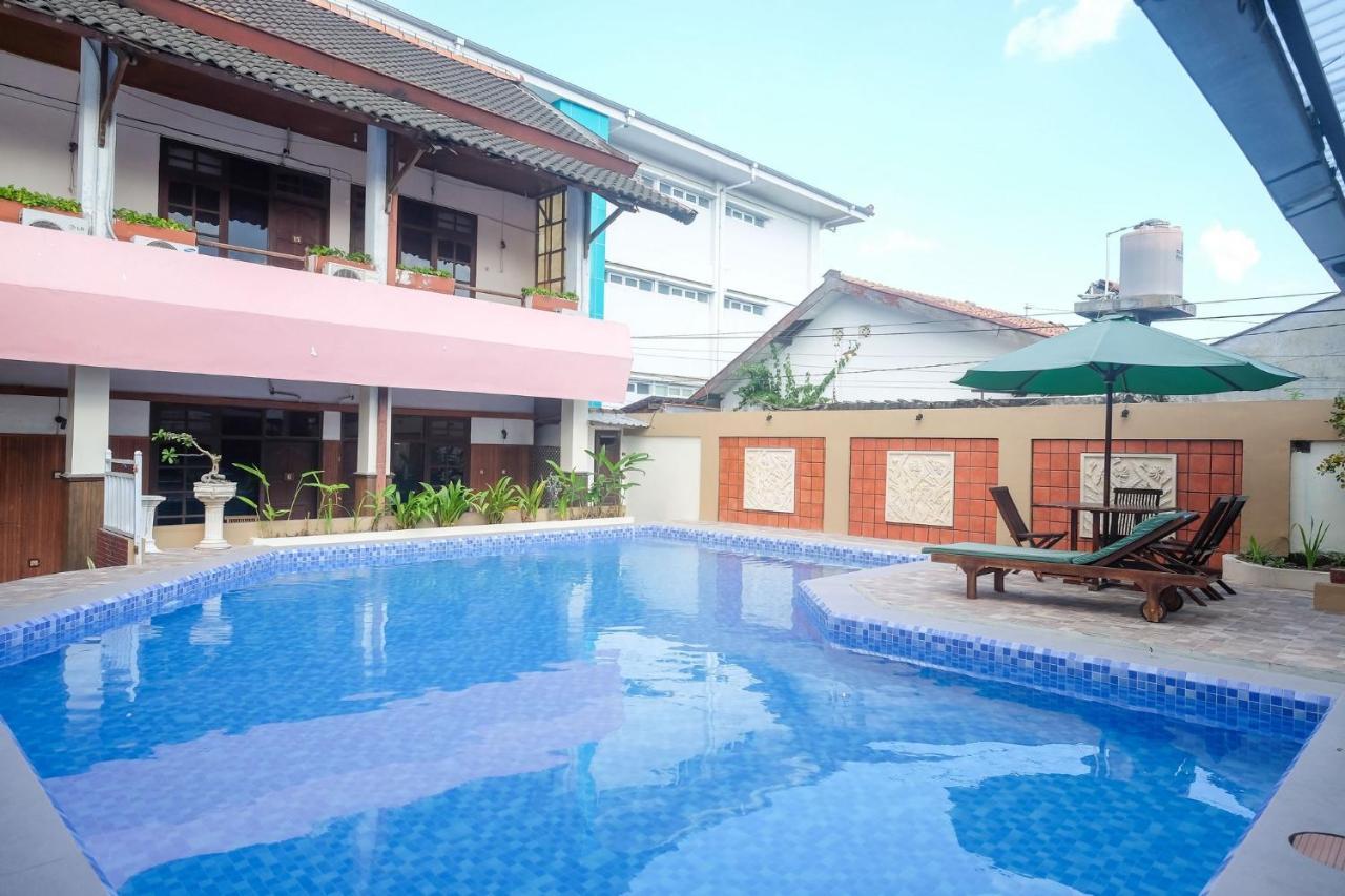 Reddoorz @ Mantrijeron 2 Hotel Yogyakarta Exterior photo