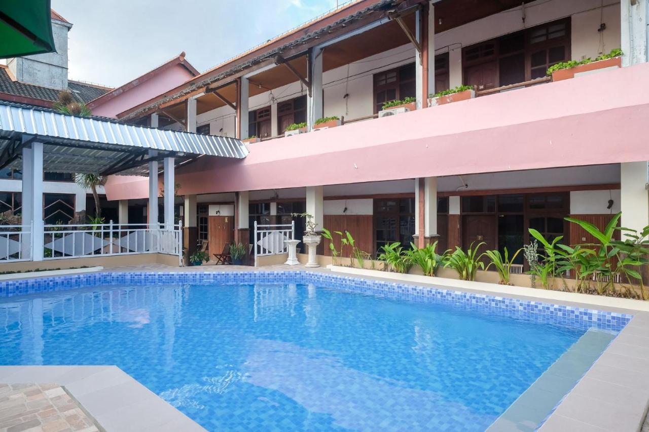 Reddoorz @ Mantrijeron 2 Hotel Yogyakarta Exterior photo