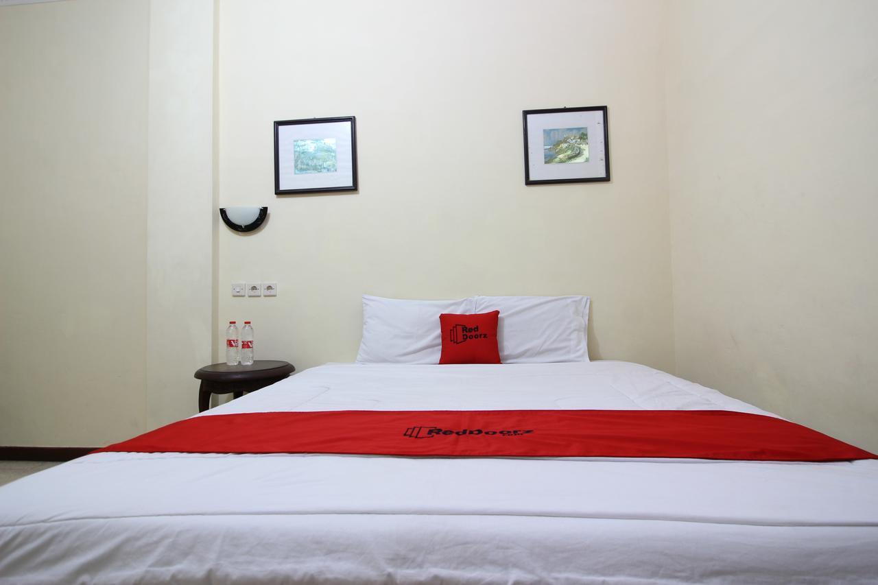 Reddoorz @ Mantrijeron 2 Hotel Yogyakarta Exterior photo